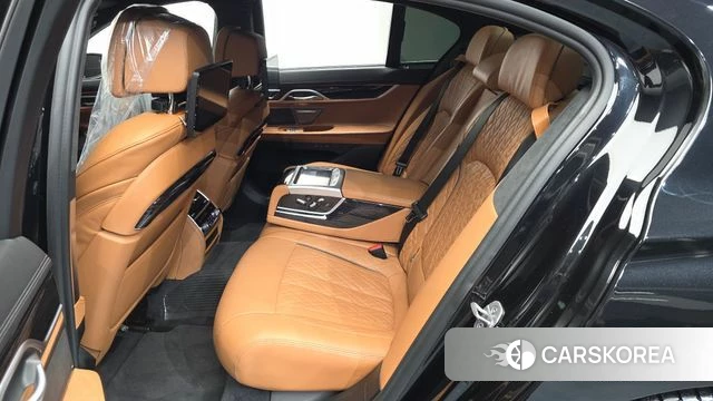 BMW 7 Series (G11) 2021 Черный из Кореи, фото 2