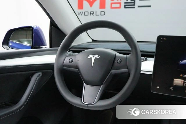 Tesla Model Y 2023 Синий из Кореи, фото 2