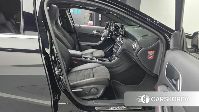 Mercedes-Benz A-Class W176 2018 Черный из Кореи, фото 2