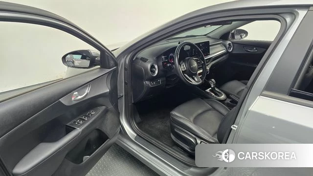 Kia The New K3 2nd generation 2022 Серый из Кореи, фото 2