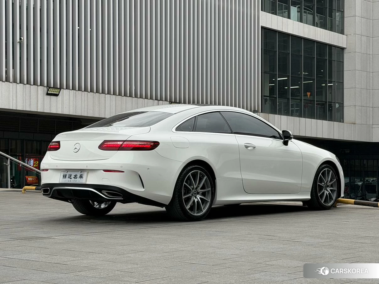Mercedes-Benz E-Class 2020 Белый из Китая, фото 2