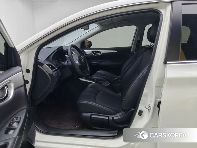 Nissan Sylphy 2024 Белый из Китая, фото 2