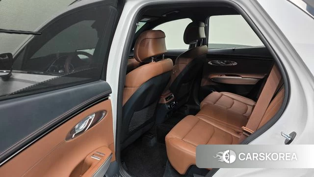 Genesis GV70 2023 Белый из Кореи, фото 2