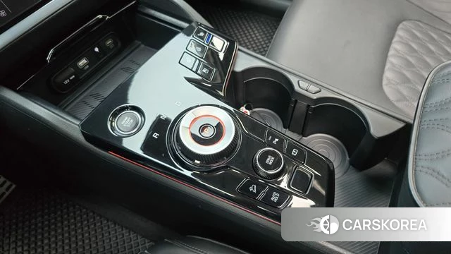 Kia Sportage 5th Generation Hybrid 2023 Белый из Кореи, фото 2