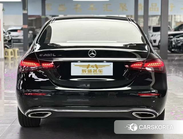 Mercedes-Benz E-Class 2023 Черный из Китая, фото 2