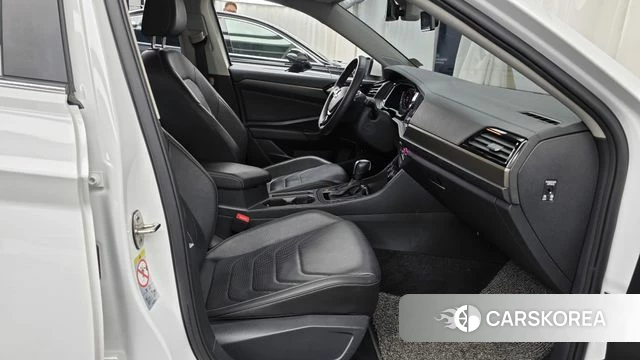 Volkswagen 7th Generation of Jetta 2021 Белый из Кореи, фото 2