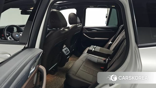 BMW iX3 2024 Белый из Кореи, фото 2