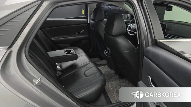 Hyundai Avante (CN7) 2022 Серебристо-серый из Кореи, фото 2