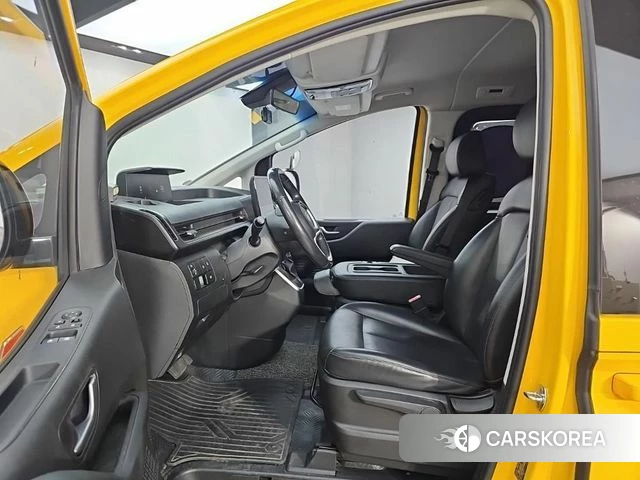 Hyundai Staria 2021 Желтый из Кореи, фото 2