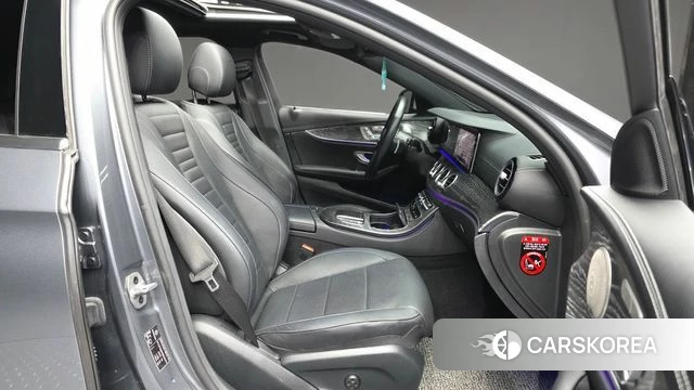 Mercedes-Benz E-Class W213 2022 Серый из Кореи, фото 2