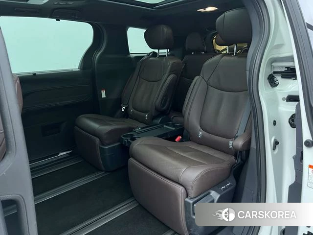 Toyota Granvia 2024 Белый из Китая, фото 2