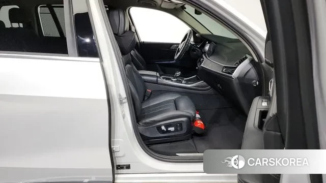 BMW X7 (G07) 2021 Белый из Кореи, фото 2