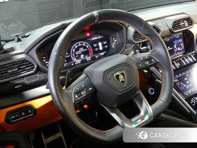 Lamborghini Urus 2024 Жемчужный цвет из Кореи, фото 2