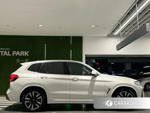 BMW iX3 2024 Белый из Китая, фото 2