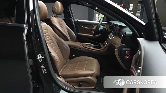 Mercedes-Benz E-Class W213 2020 Черный из Кореи, фото 2