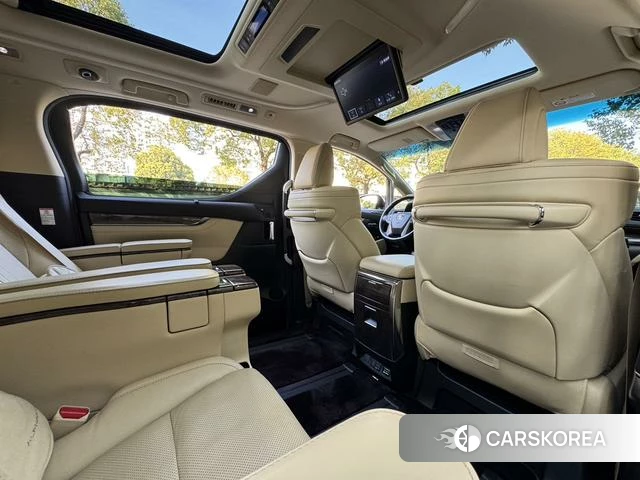 Toyota Alphard 2021 Белый из Китая, фото 2