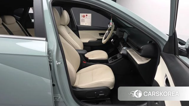 Hyundai Kona (SX2) 2025 Светло-зеленый из Кореи, фото 2