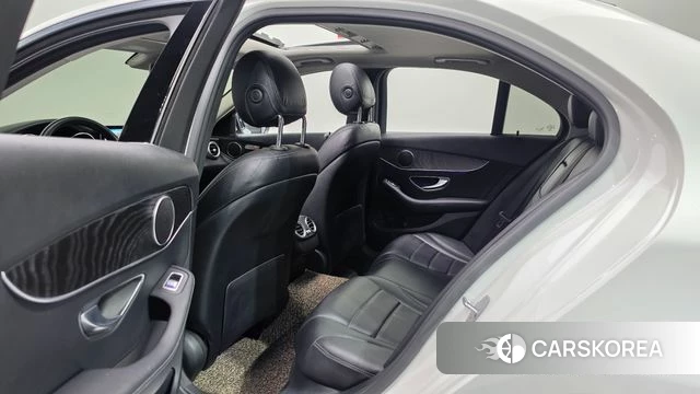 Mercedes-Benz C-Class W205 2019 Белый из Кореи, фото 2