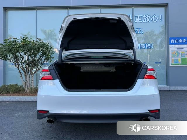 Toyota Camry 2021 Белый из Китая, фото 2