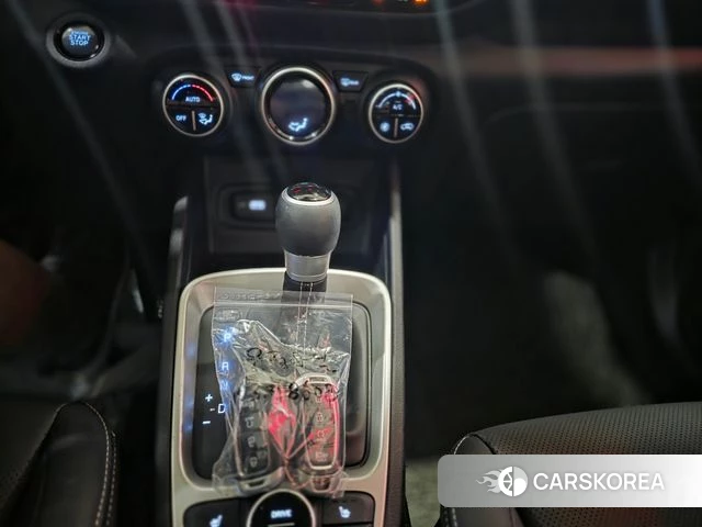 Hyundai Venue 2021 Серый из Кореи, фото 2
