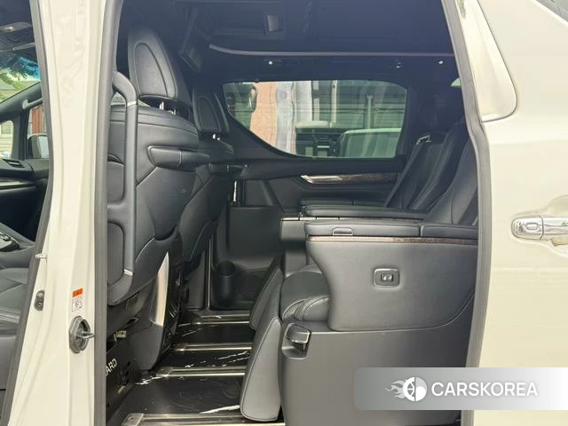 Toyota Alphard 2022 Белый из Китая, фото 2