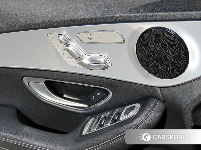 Mercedes-Benz C-Class W205 2020 Черный из Кореи, фото 2