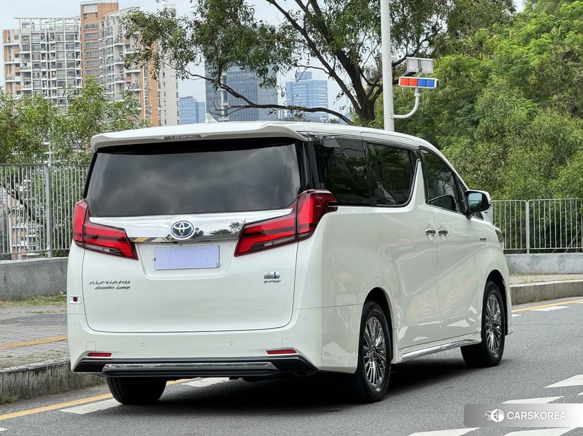 Toyota Alphard 2021 Белый из Китая, фото 2