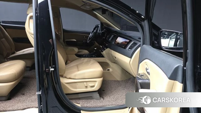 Kia The New Carnival 2018 Черный из Кореи, фото 2
