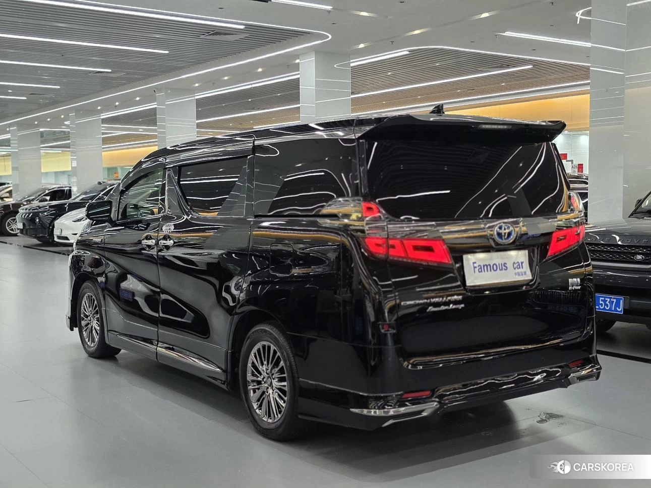 Toyota Vellfire 2021 Черный из Китая, фото 2