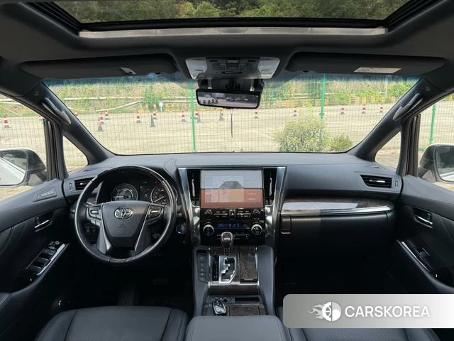 Toyota Alphard 2023 Белый из Китая, фото 2