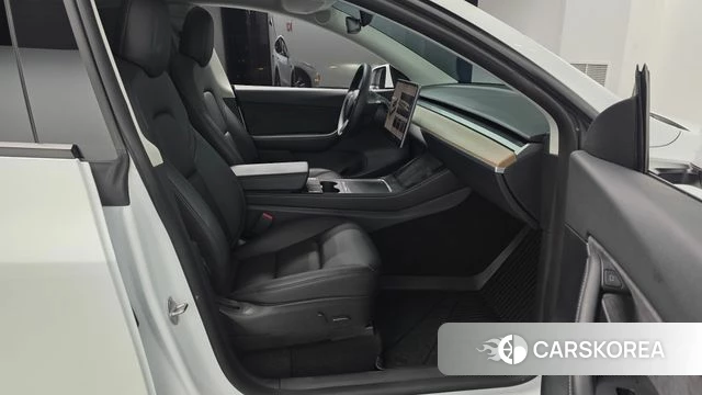 Tesla Model Y 2022 Белый из Кореи, фото 2