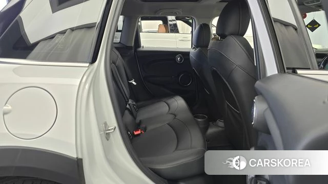 Mini Cooper 2020 Серебряный из Кореи, фото 2