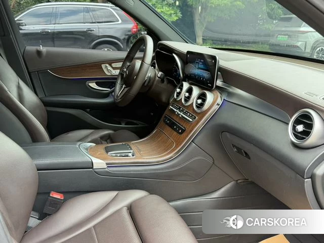 Mercedes-Benz GLC 2021 Черный из Китая, фото 2