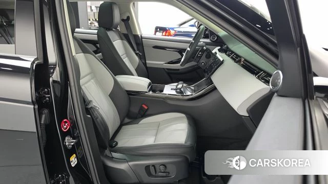 Land Rover Range Rover Evoque 2nd Generation 2025 Черный из Кореи, фото 2