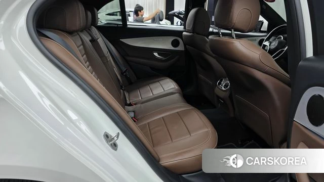 Mercedes-Benz E-Class W213 2021 Белый из Кореи, фото 3