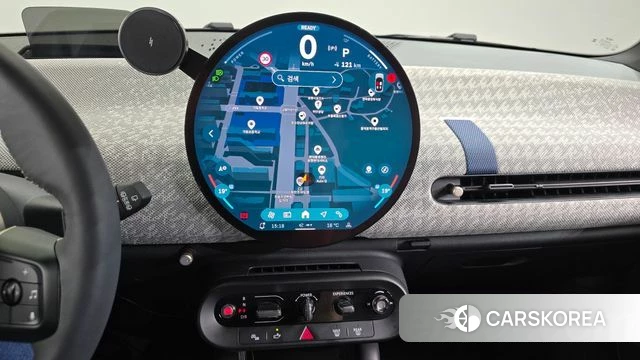 Mini Cooper Electric 4th Generation 2024 Черный из Кореи, фото 2