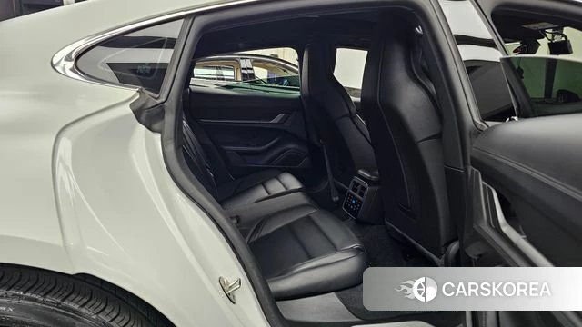 Porsche Taycan 2021 Белый из Кореи, фото 2