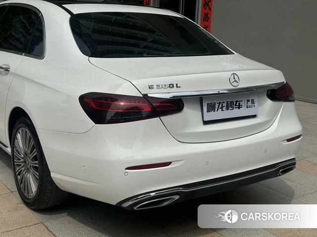 Mercedes-Benz E-Class 2022 Белый из Китая, фото 2