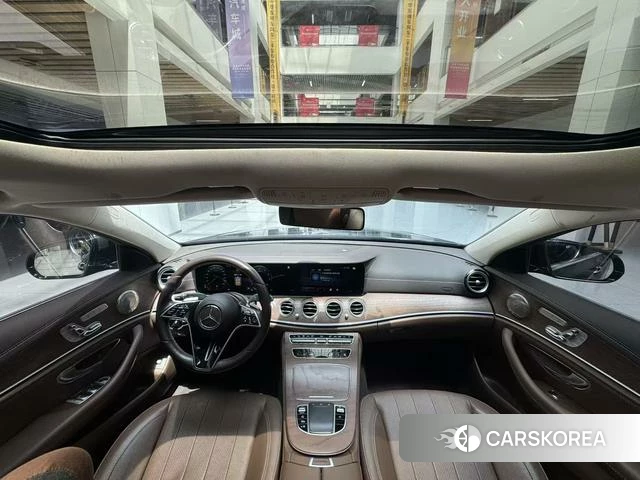 Mercedes-Benz E-Class 2023 Черный из Китая, фото 2