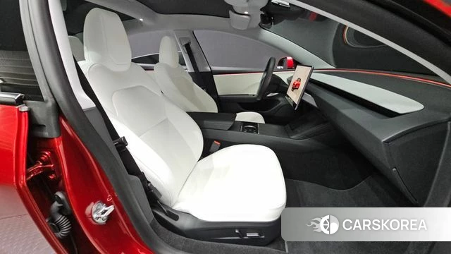 Tesla Model 3 2024 Красный из Кореи, фото 2