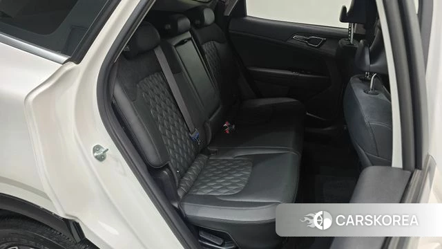 Kia Sportage 5th Generation Hybrid 2023 Белый из Кореи, фото 3