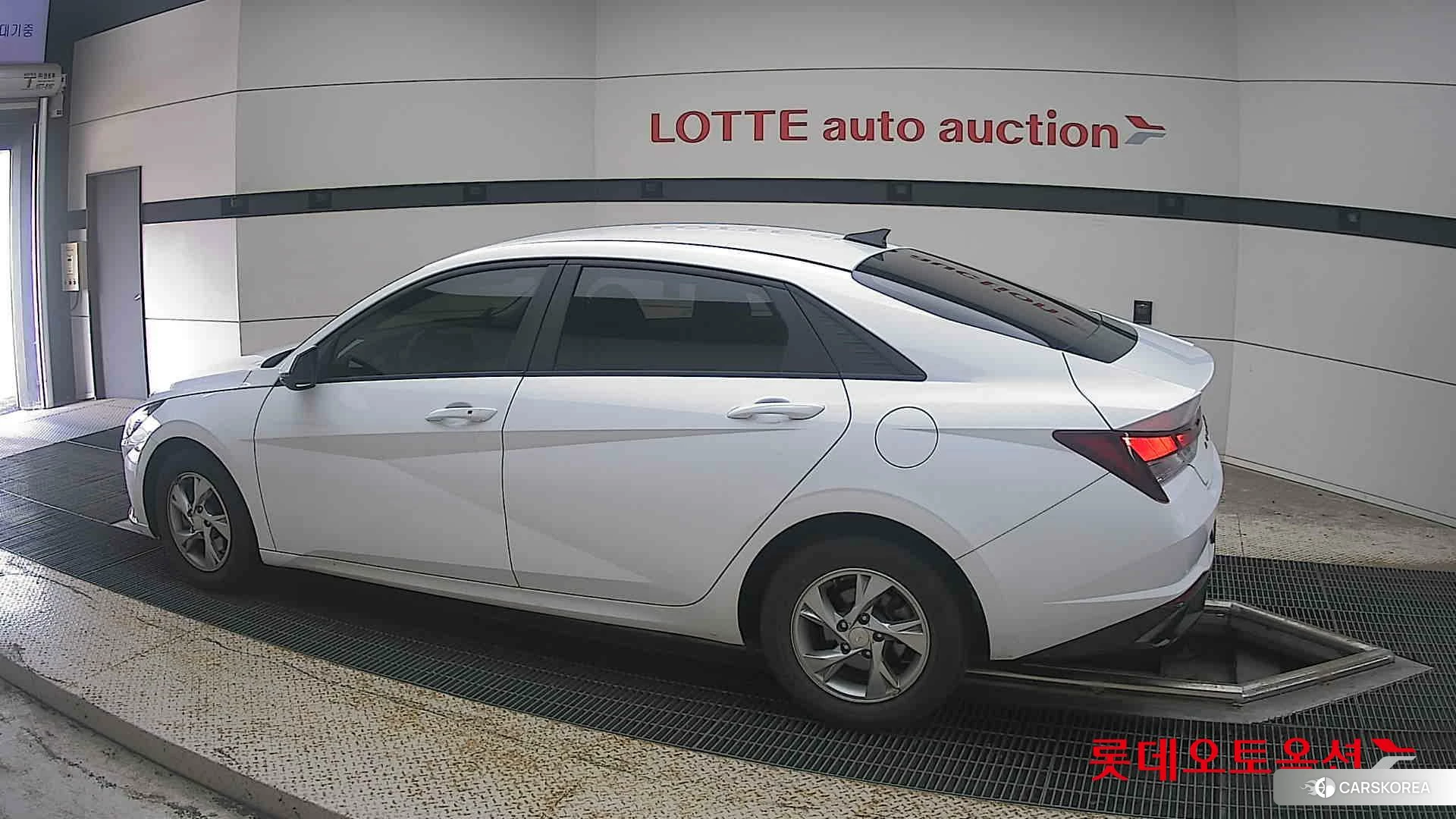Hyundai Avante 2021 Polar White из Кореи, фото 2