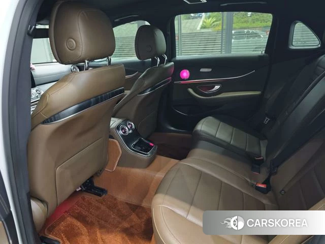 Mercedes-Benz E-Class 2021 Белый из Китая, фото 2