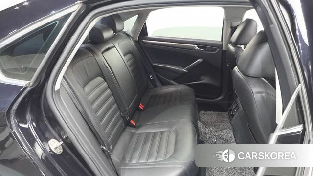 Volkswagen The New Passat 2018 Черный из Кореи, фото 2