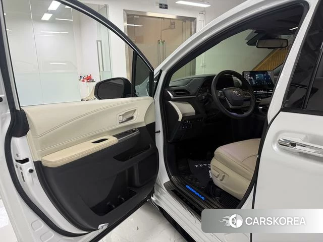 Toyota Sienna 2022 Белый из Китая, фото 2