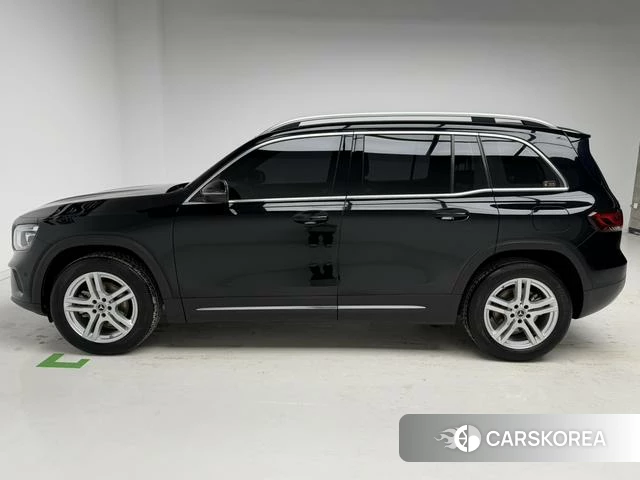 Mercedes-Benz GLB 2023 Черный из Китая, фото 2