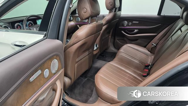 Mercedes-Benz E-Class W213 2018 Белый из Кореи, фото 2