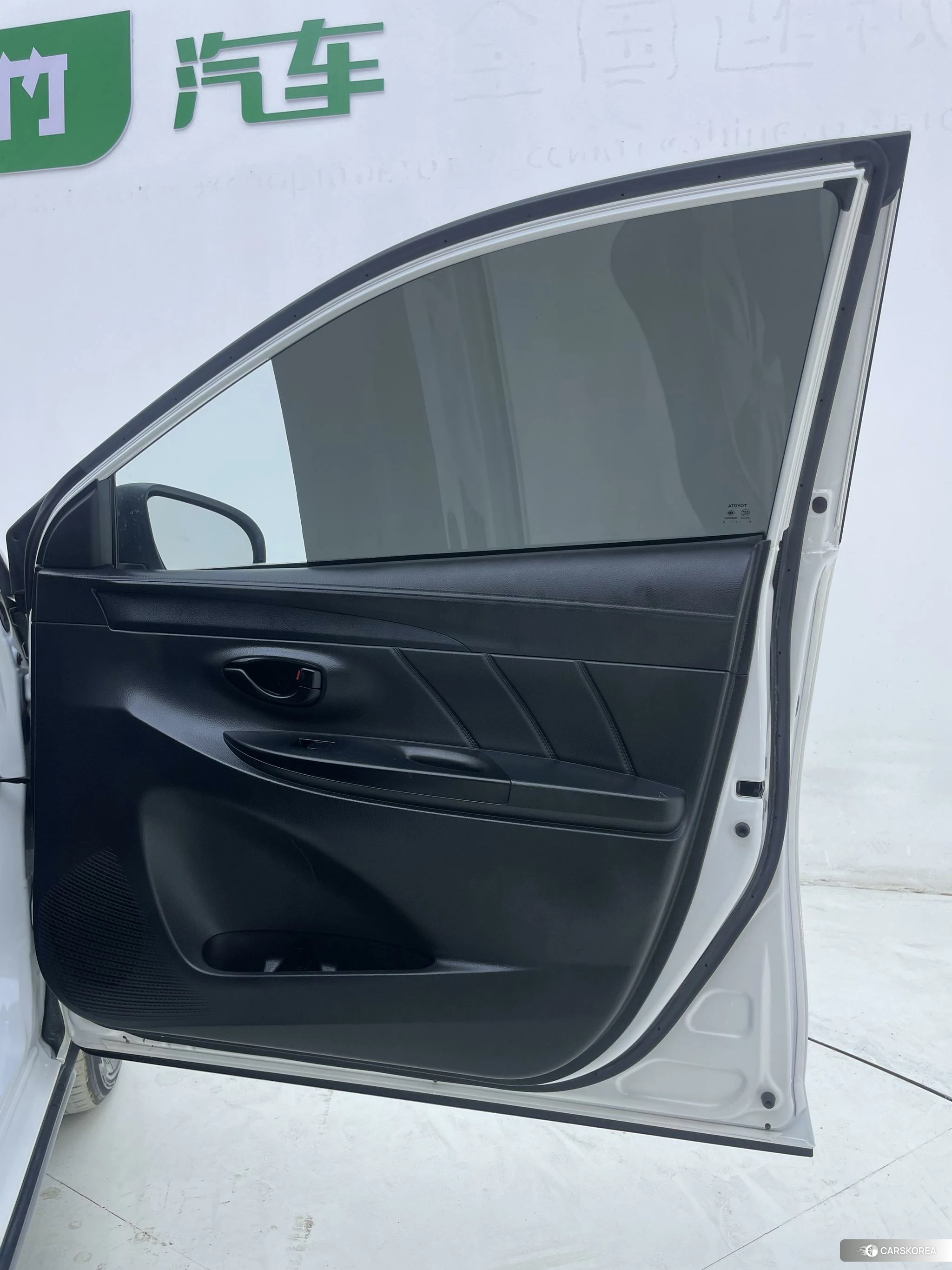 Toyota Yaris L 2021 Белый из Китая, фото 2