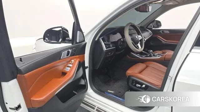 BMW X7 (G07) 2021 Белый из Кореи, фото 2