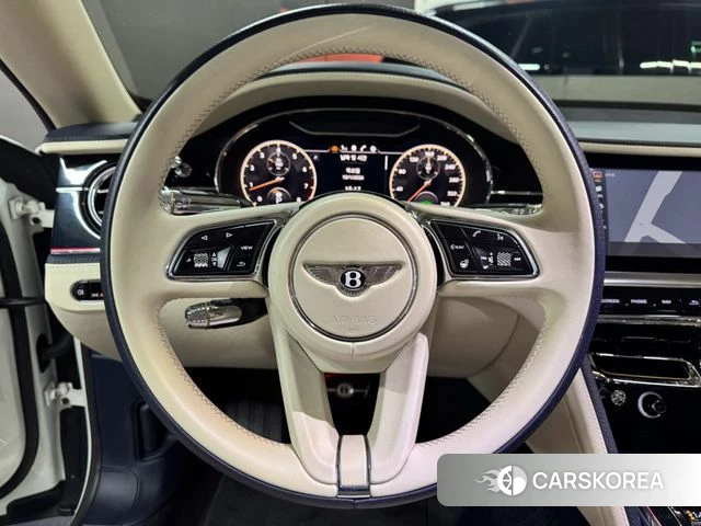 Bentley Flying Spur 3rd Generation 2021 Белый из Кореи, фото 2
